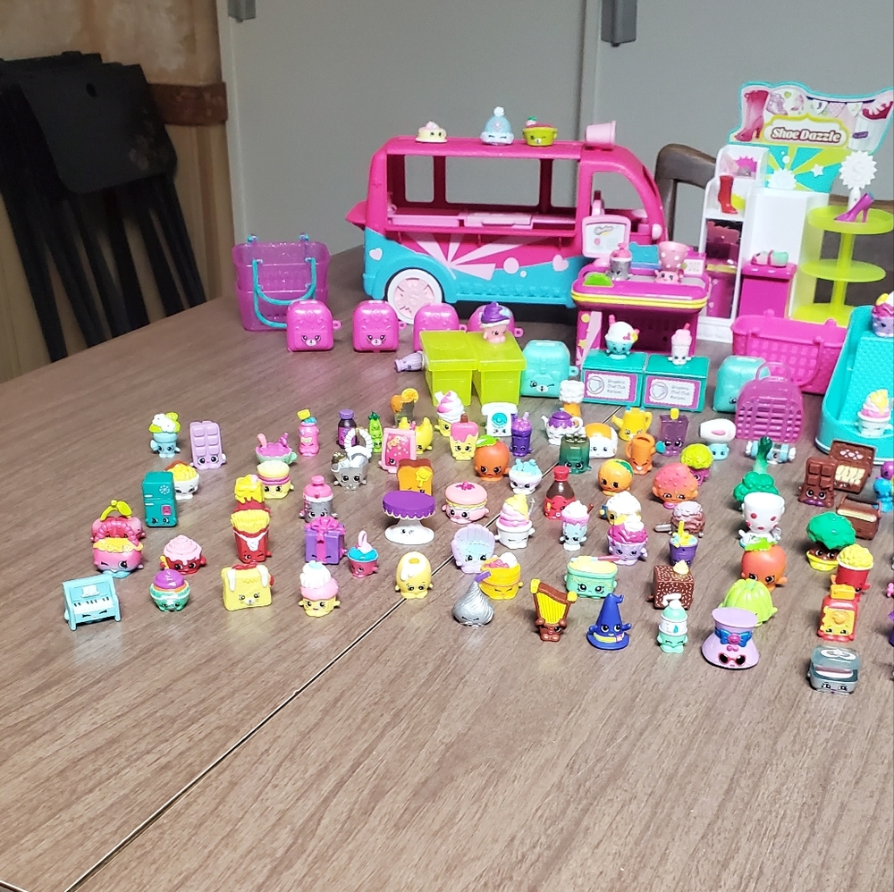Huge Shopkins lot
